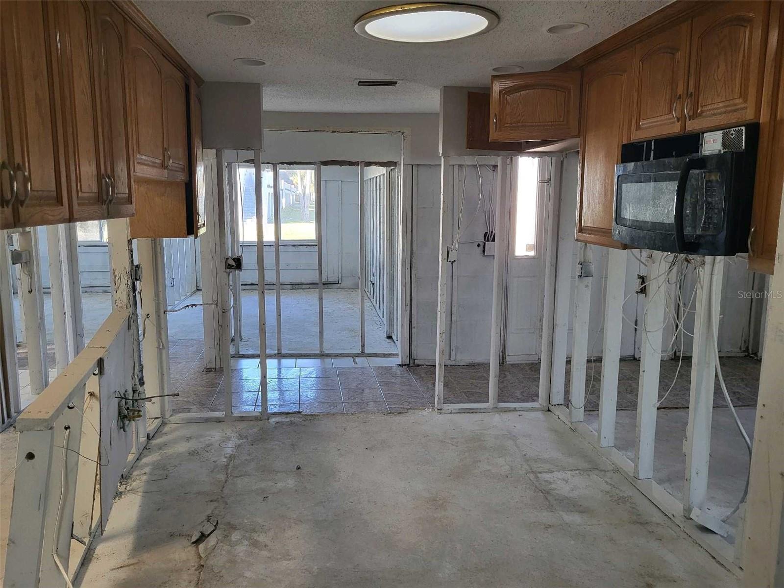 6220 KELLER DRIVE