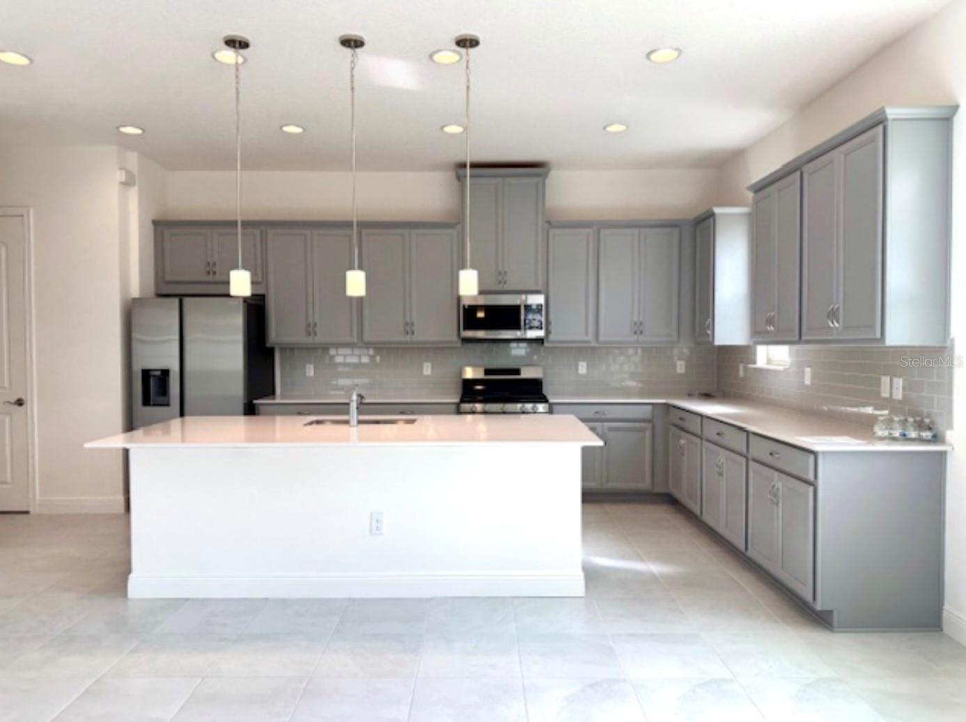TWIN LAKES PH 8 - Residential