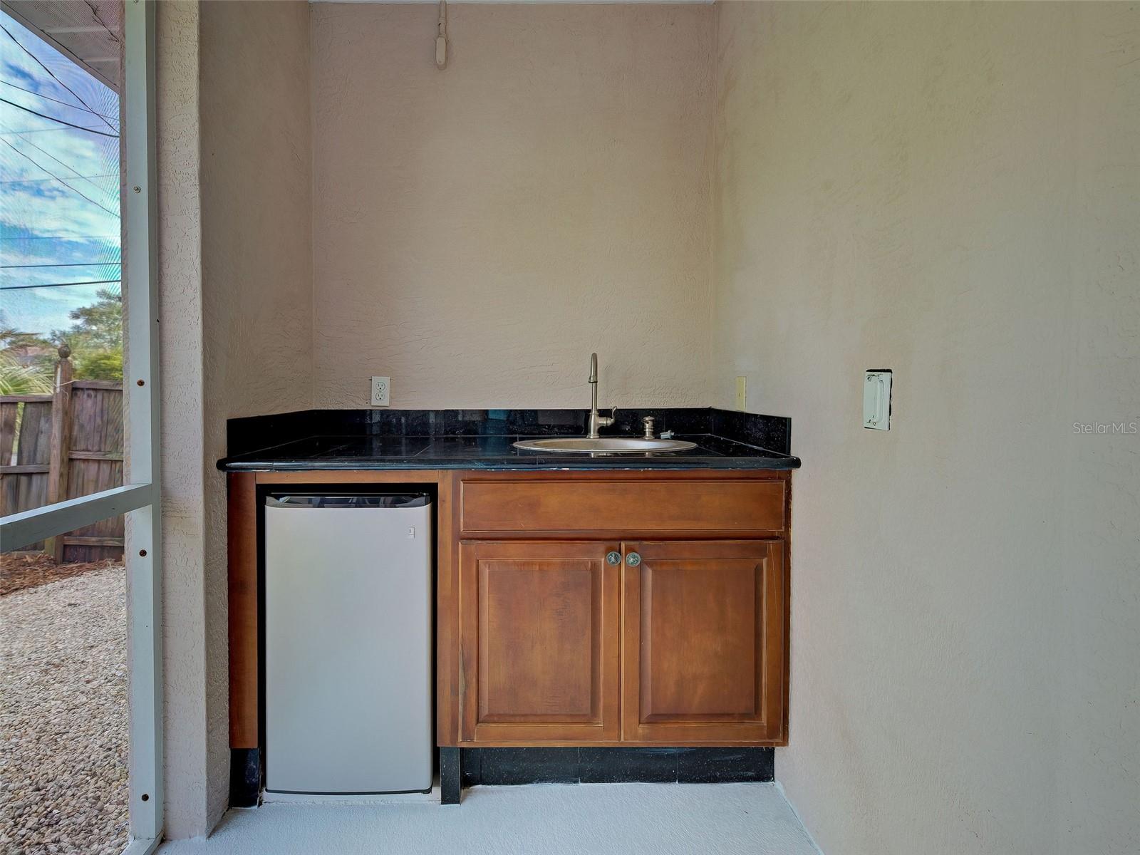 SOUTH VENICE - Residential