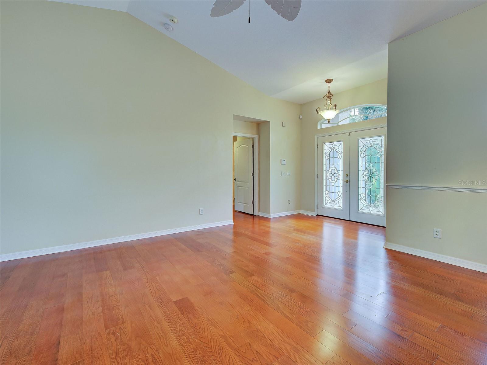 SOUTH VENICE - Residential