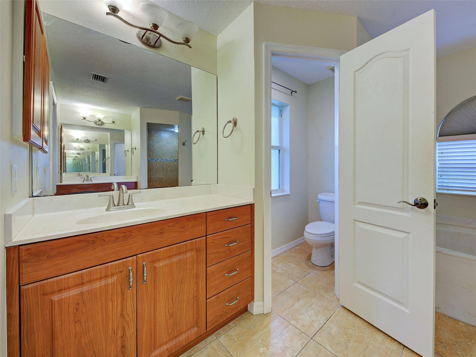 SOUTH VENICE - Residential