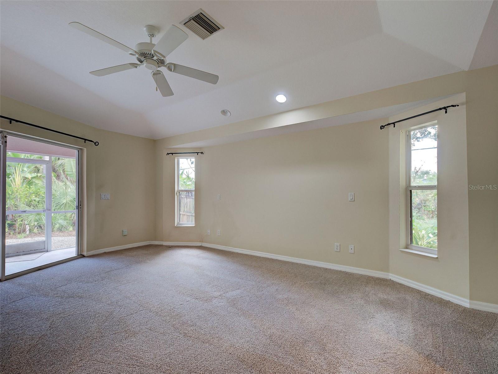 SOUTH VENICE - Residential