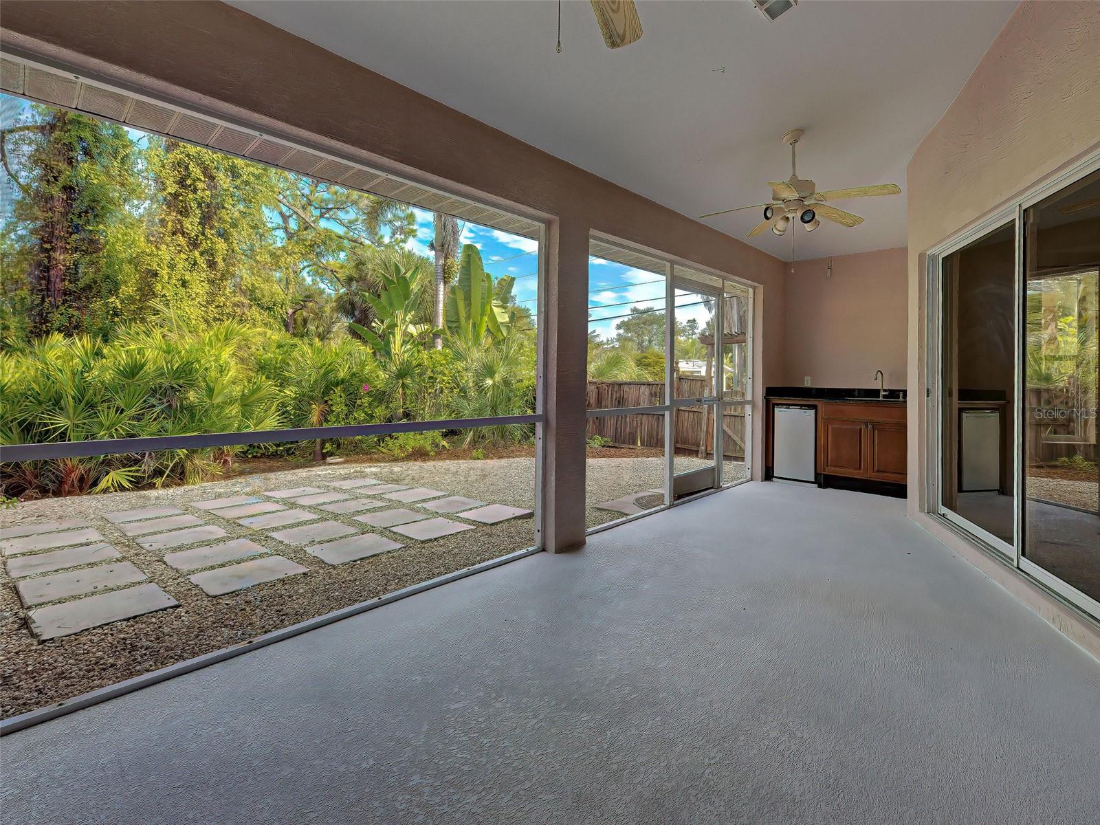 SOUTH VENICE - Residential