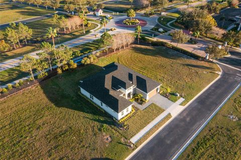 A home in AUBURNDALE