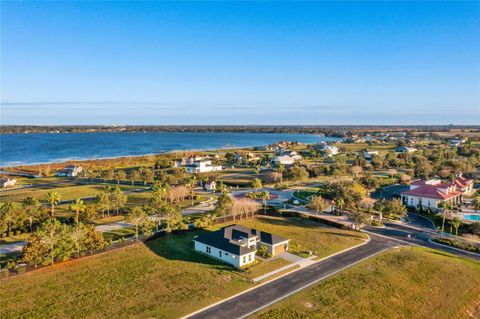 A home in AUBURNDALE