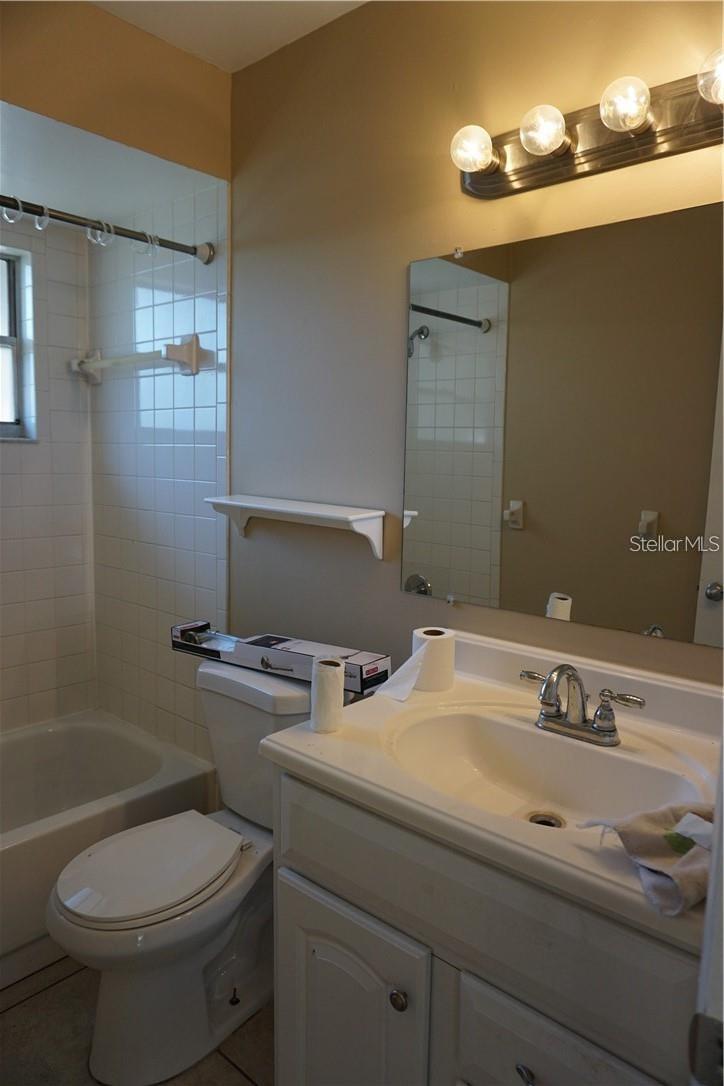 BOCA CIEGA RIDGE 6TH ADD - Residential Lease