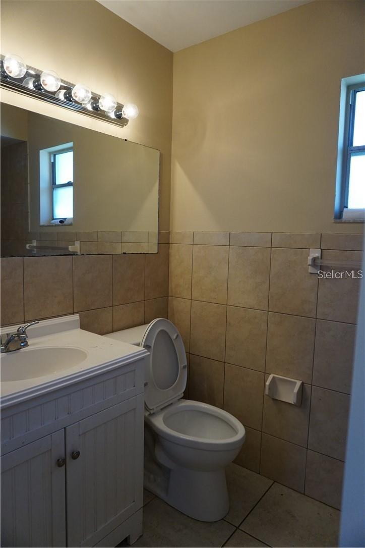 BOCA CIEGA RIDGE 6TH ADD - Residential Lease