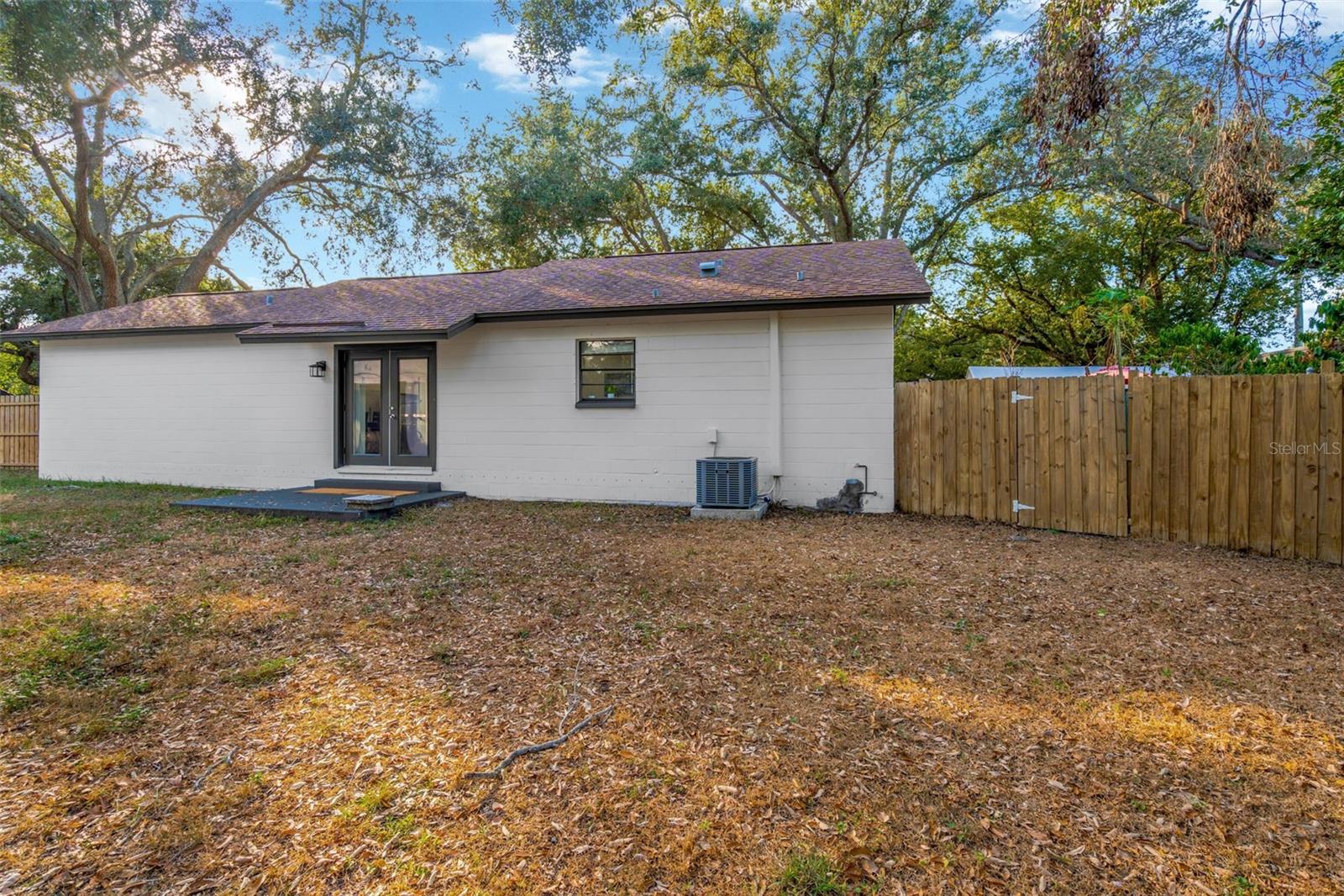 TAMPAS NORTH SIDE COUNTRY CLU - Residential