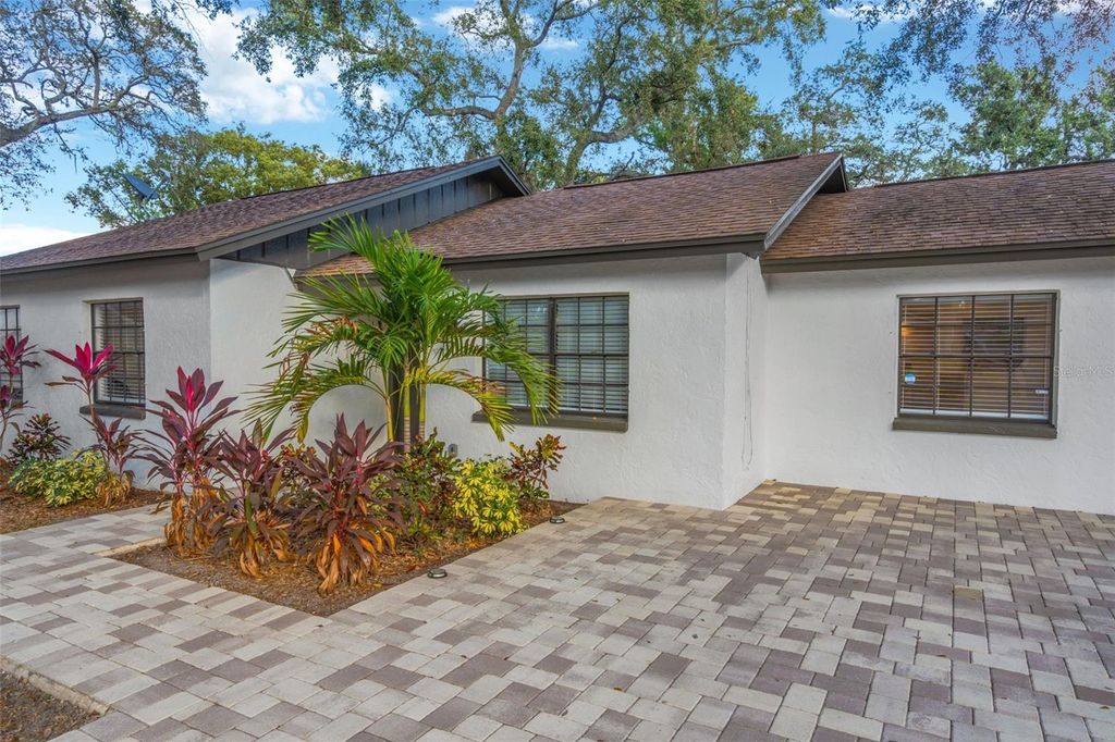 Photo of 9401 N Willow Avenue, Tampa, FL 33612 (MLS # TB8467651)