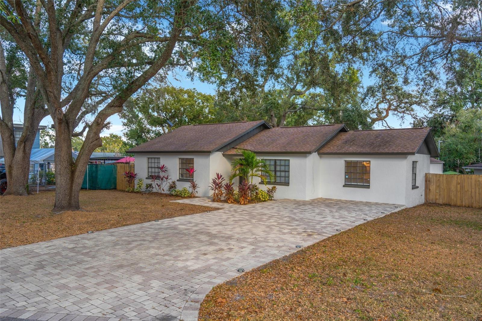 TAMPAS NORTH SIDE COUNTRY CLU - Residential