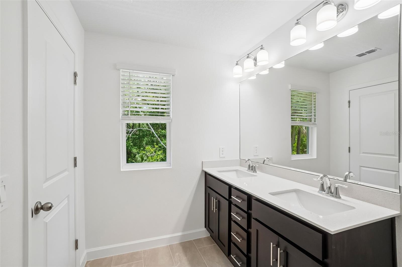 MONTAGUE TOWNHOMES LOT 52 - Residential