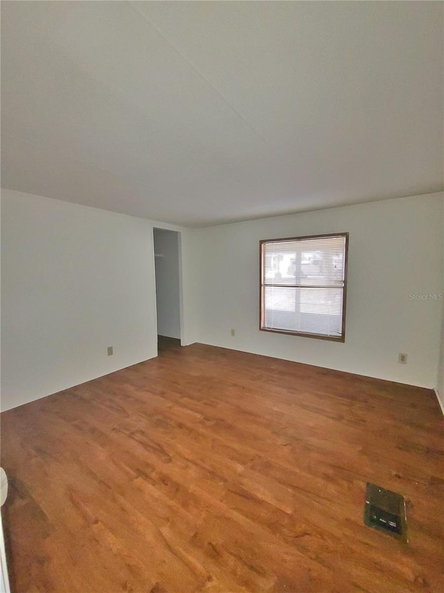 LADY LAKE EPCAY ESTATES LT 01 - Residential