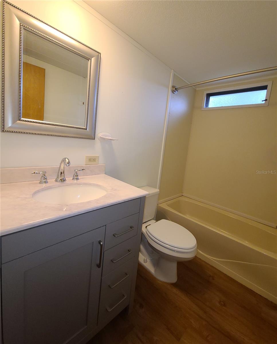 LADY LAKE EPCAY ESTATES LT 01 - Residential