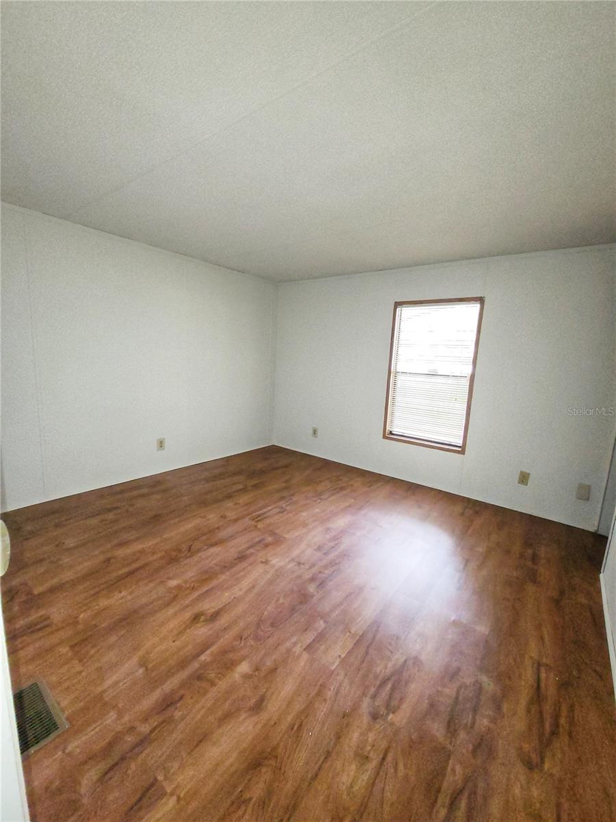 LADY LAKE EPCAY ESTATES LT 01 - Residential