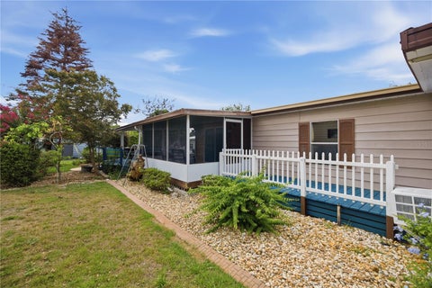 Tiny photo for 728 Truman Avenue, Lady Lake, FL 32159 (MLS # OM727238)