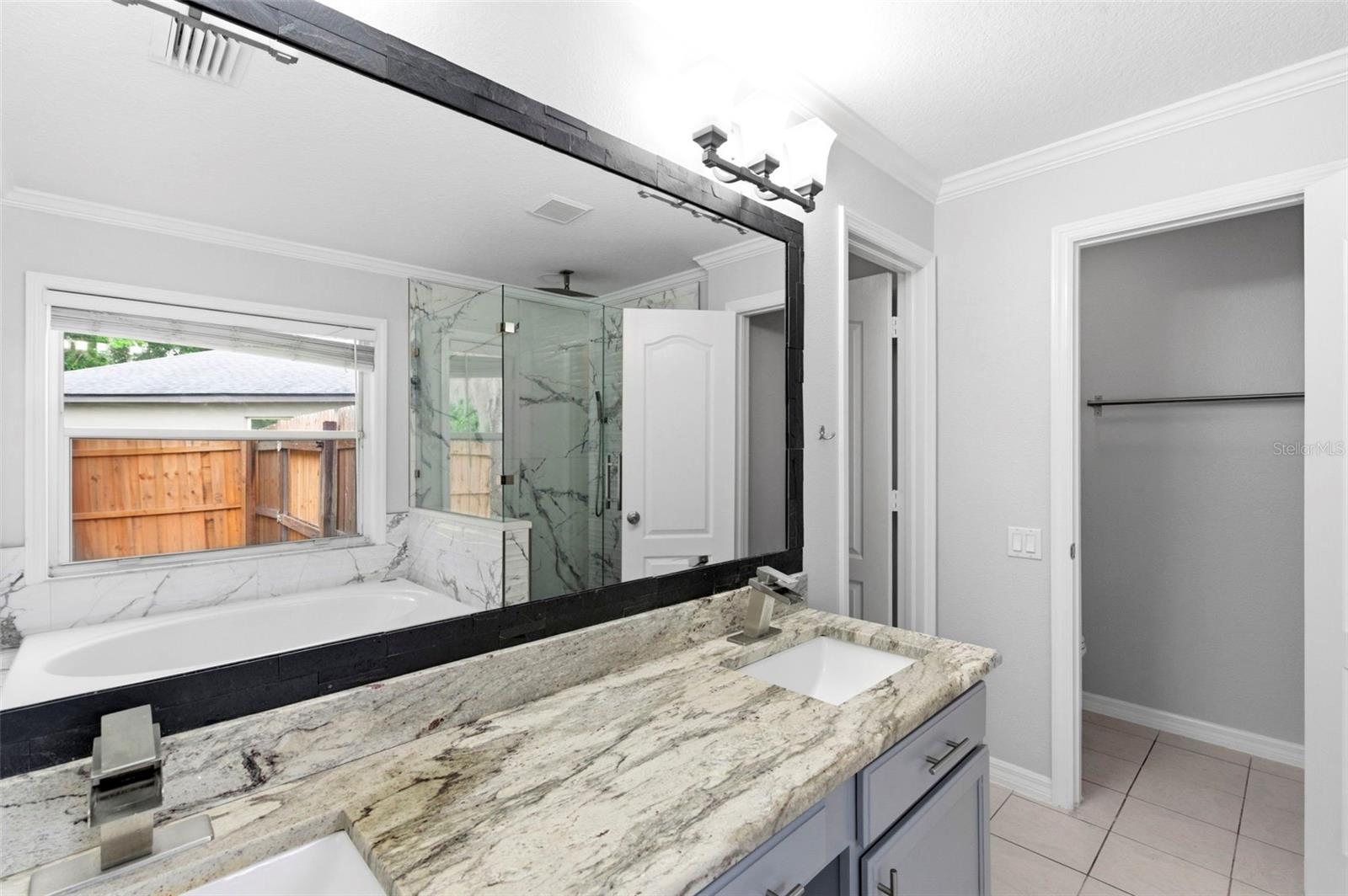 LEXINGTON OAKS PH 01 - Residential