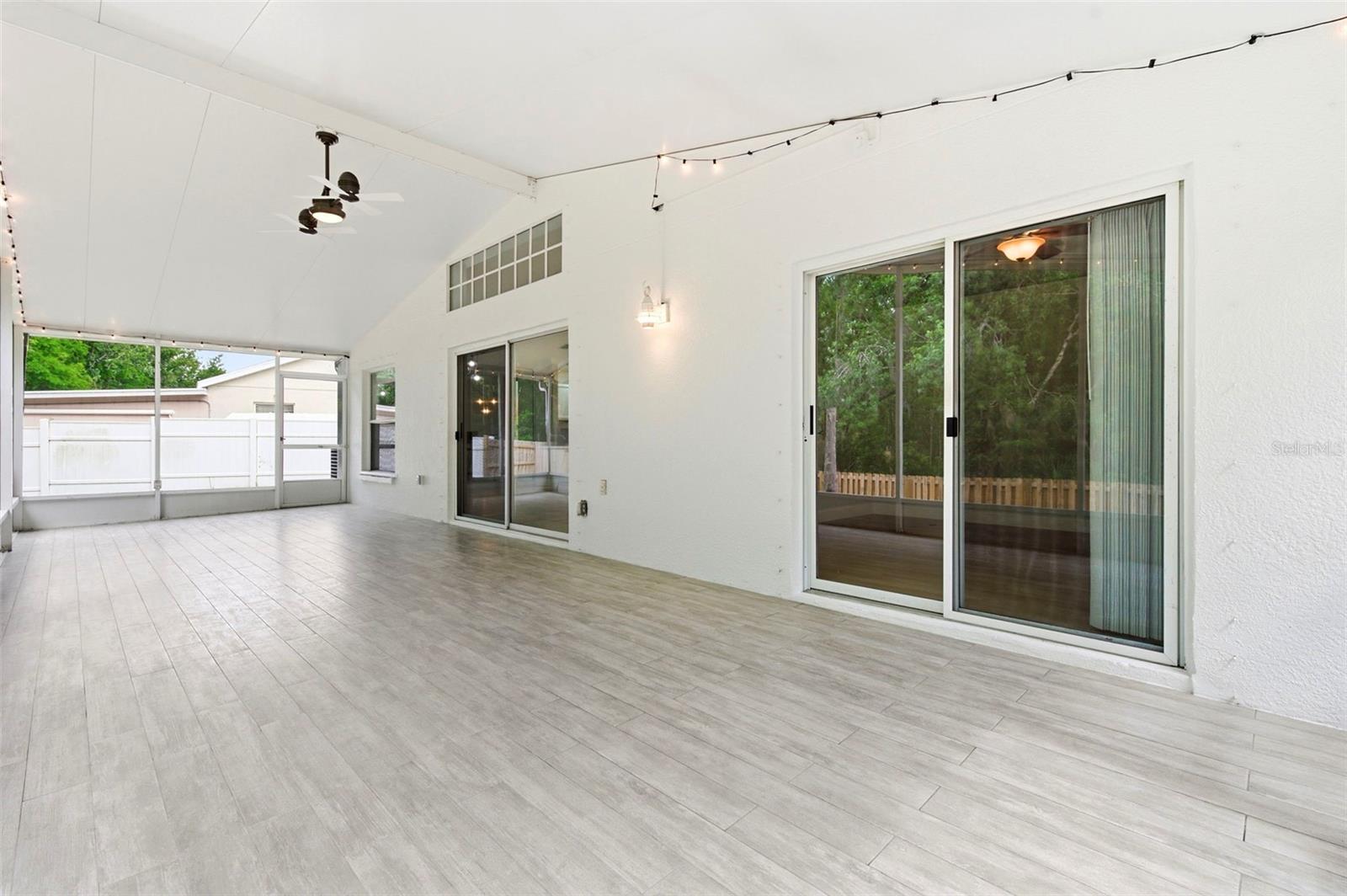 LEXINGTON OAKS PH 01 - Residential