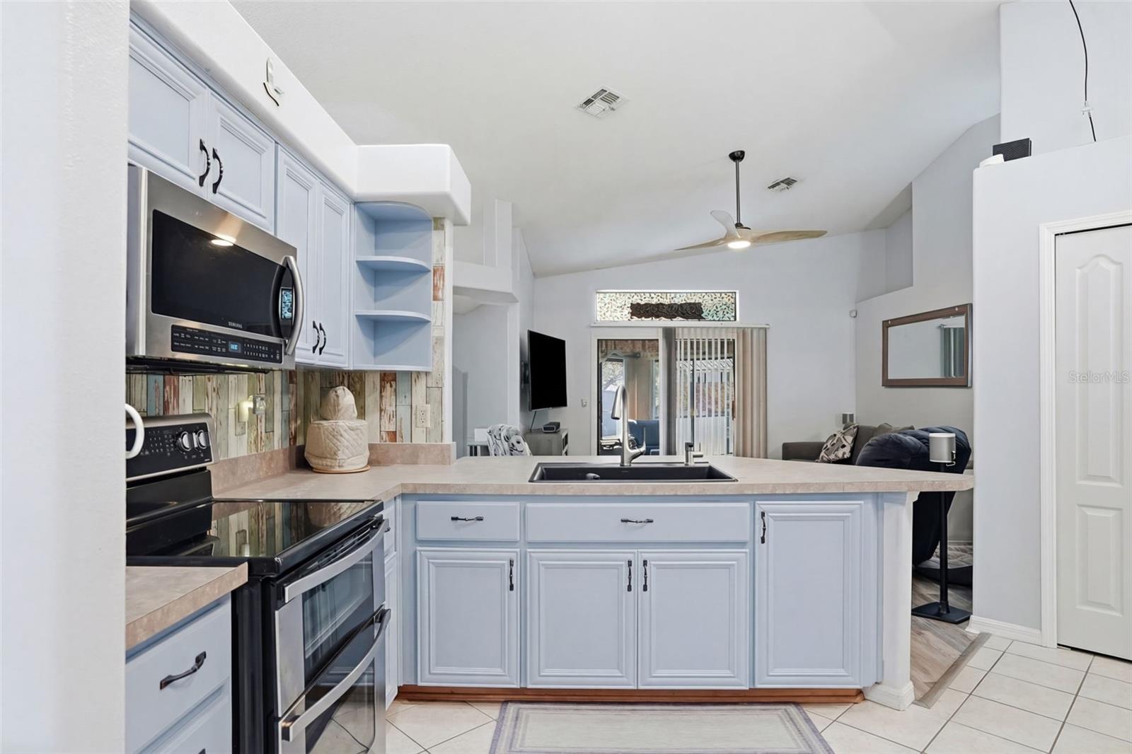 ROYAL HIGHLANDS - Residential