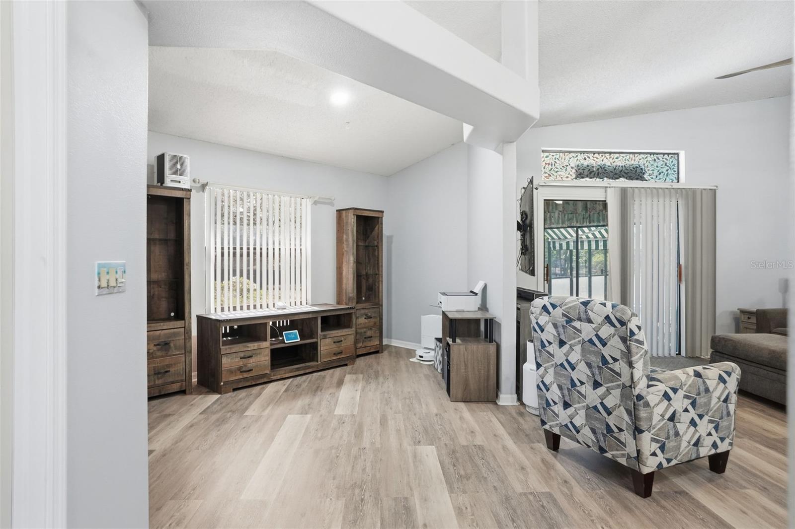 ROYAL HIGHLANDS - Residential