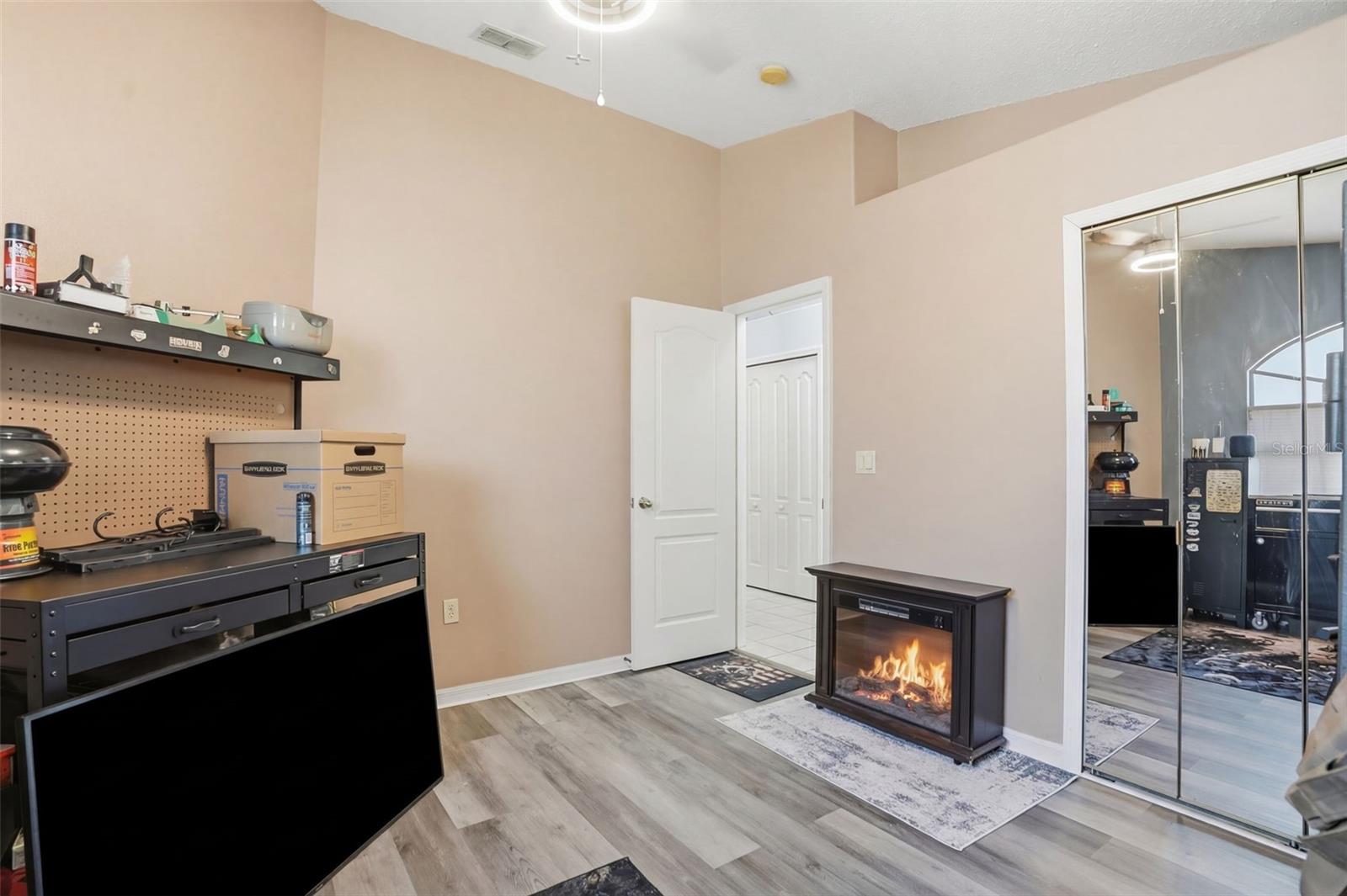 ROYAL HIGHLANDS - Residential