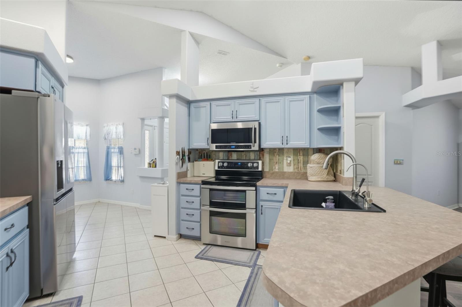 ROYAL HIGHLANDS - Residential