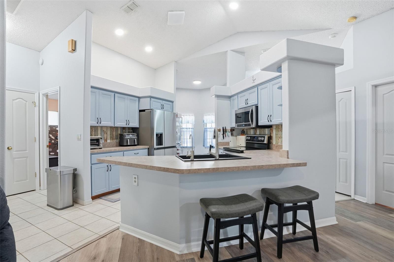 ROYAL HIGHLANDS - Residential