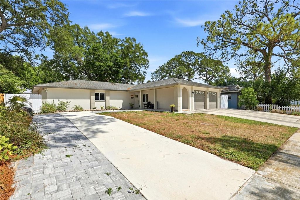 Photo of 8331 W Pocahontas Avenue, Tampa, FL 33615 (MLS # TB8502727)