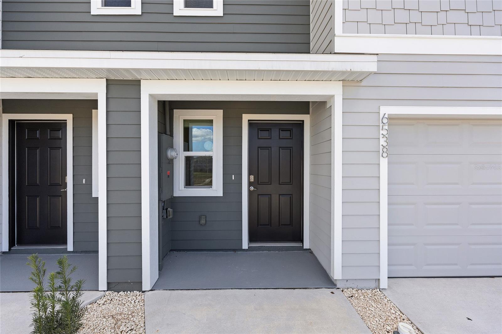 LAUREL COMMONS - Residential Lease