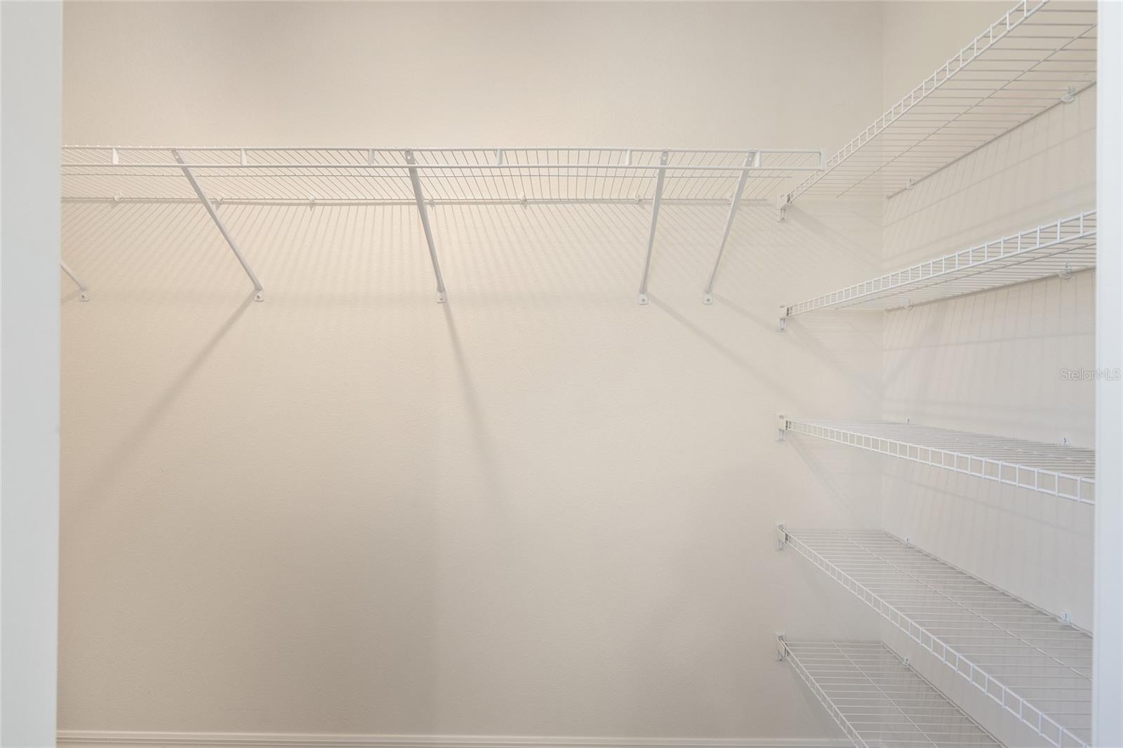 LAUREL COMMONS - Residential Lease