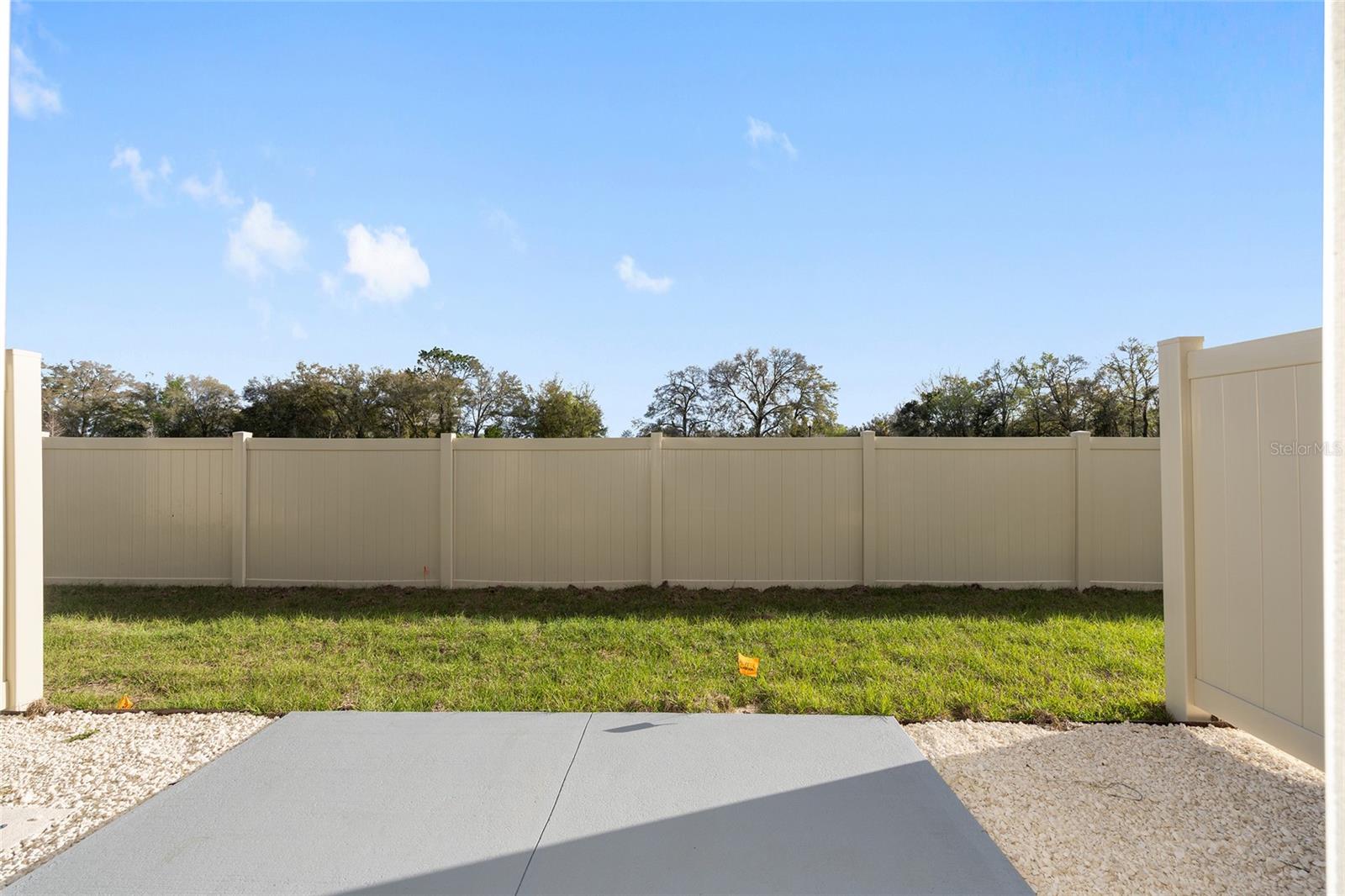 LAUREL COMMONS - Residential Lease