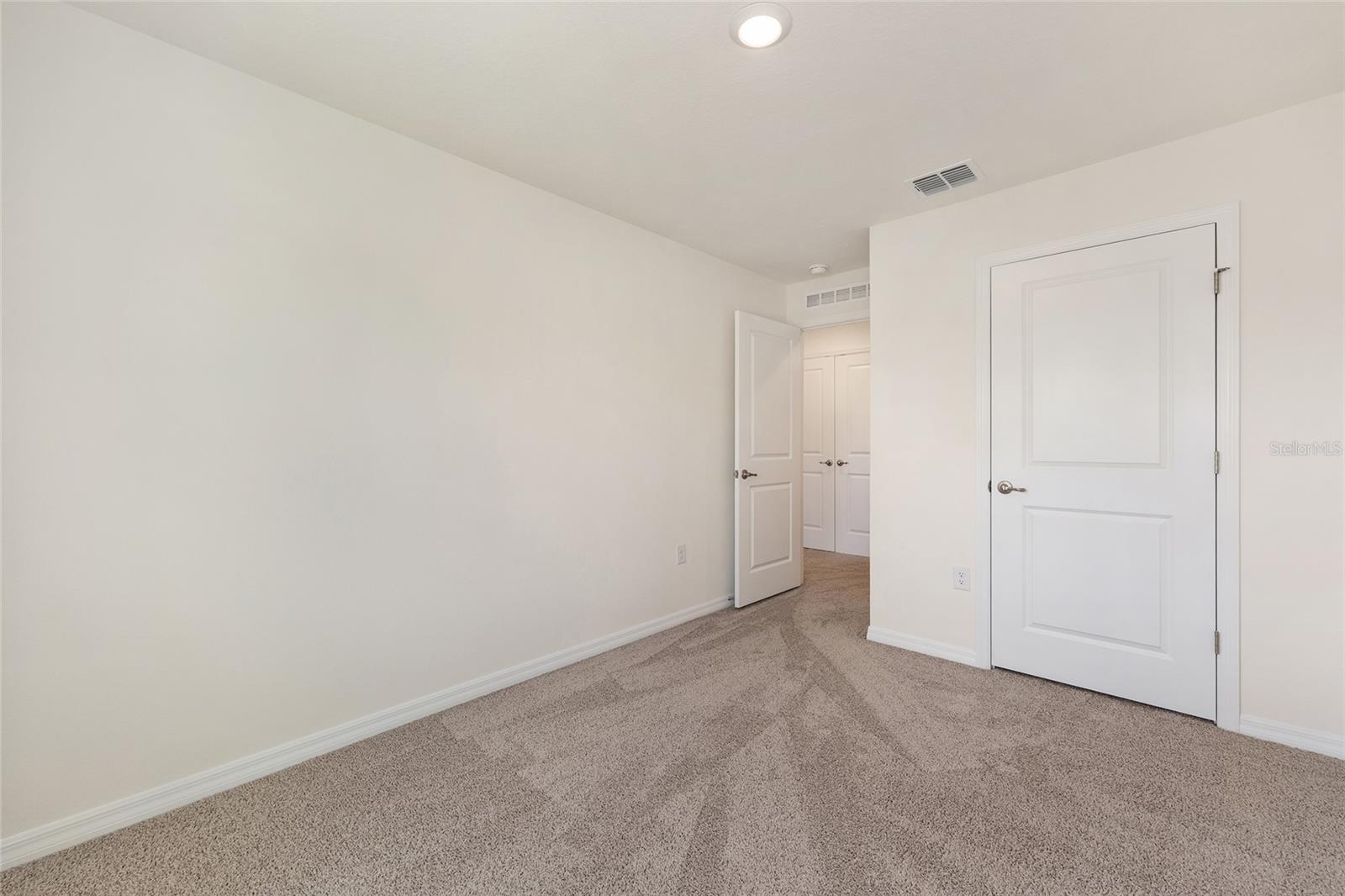 LAUREL COMMONS - Residential Lease