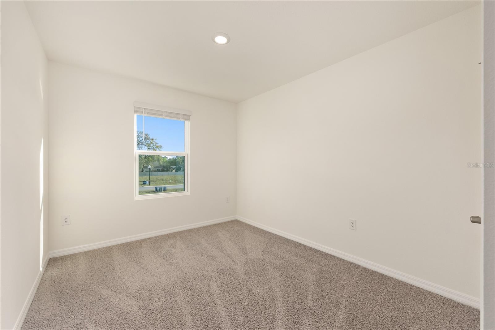 LAUREL COMMONS - Residential Lease