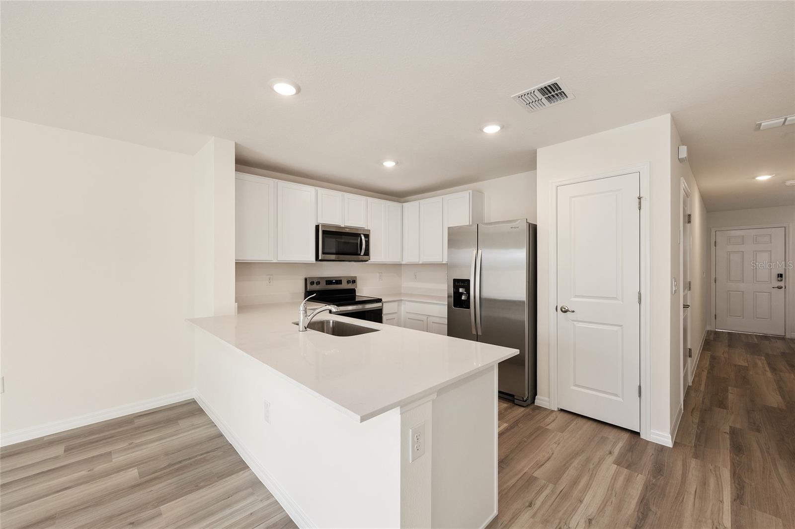 LAUREL COMMONS - Residential Lease