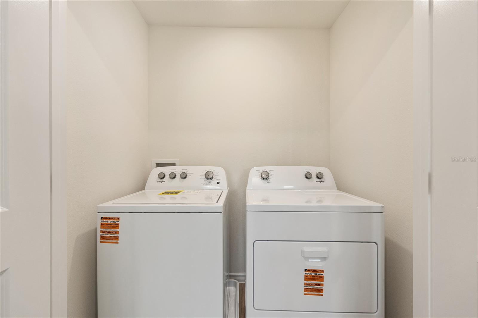 LAUREL COMMONS - Residential Lease