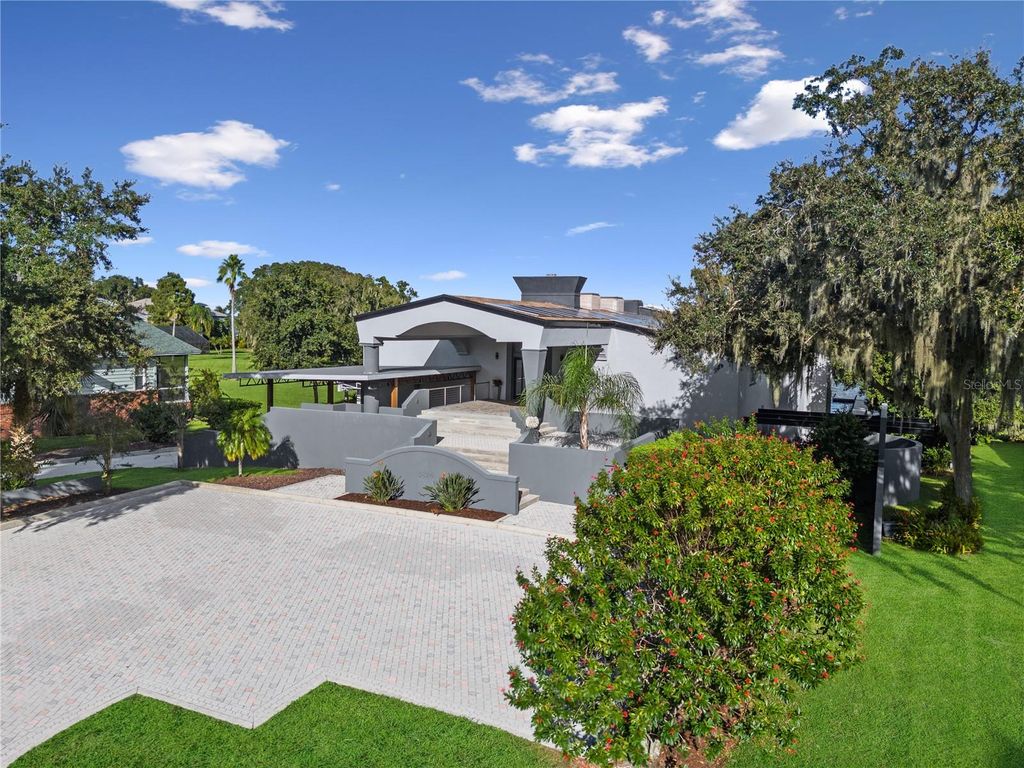 Photo of 3824 Gaines Drive, Winter Haven, FL 33884 (MLS # P4936581)