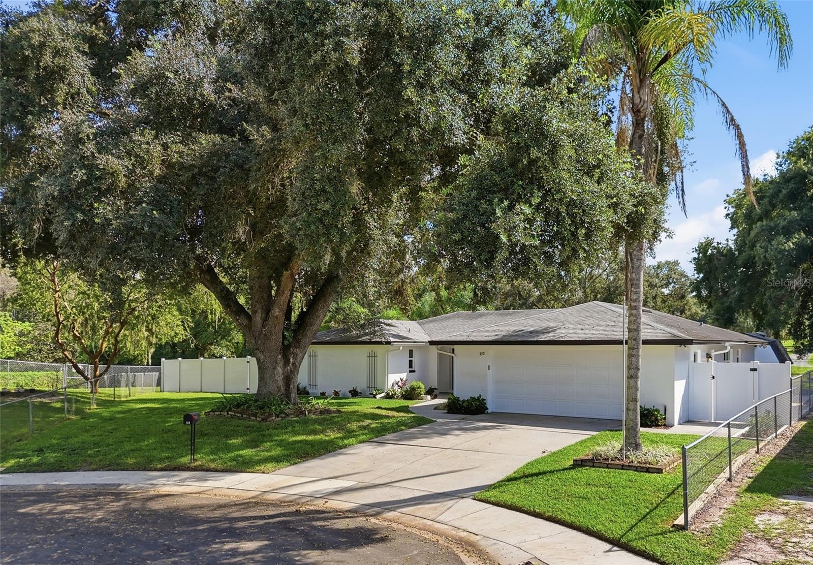 330 SABINAL STREET