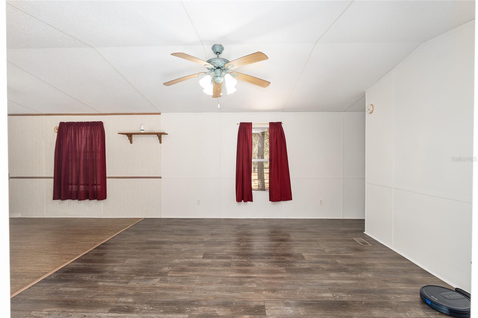 CLASSIC HILLS - Residential