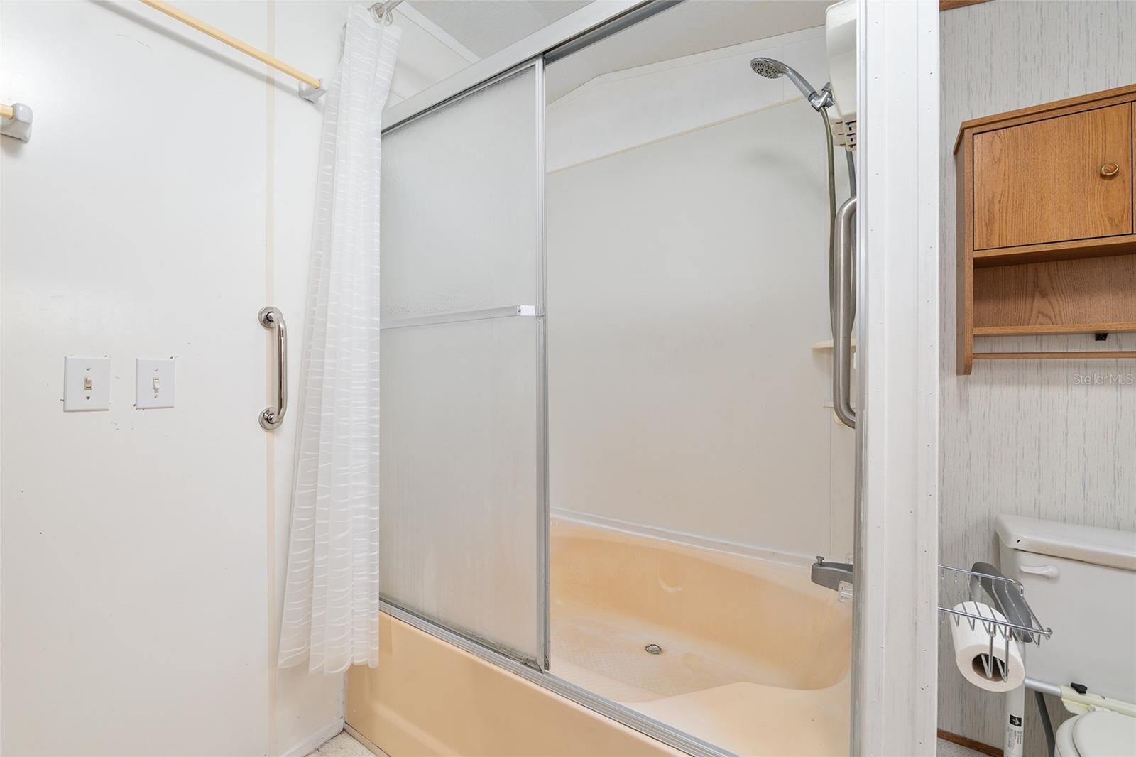 CLASSIC HILLS - Residential