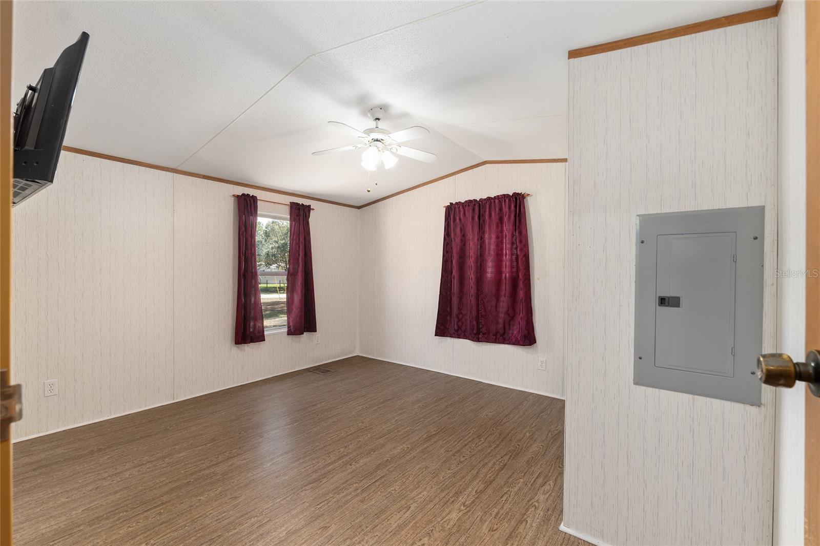 CLASSIC HILLS - Residential