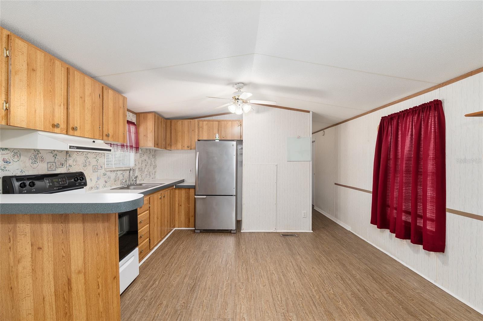 CLASSIC HILLS - Residential