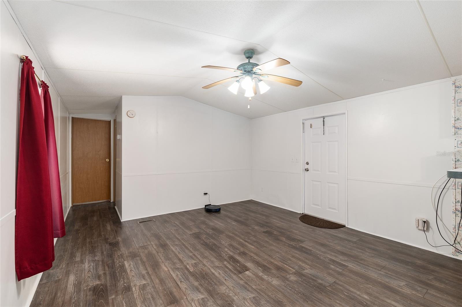 CLASSIC HILLS - Residential