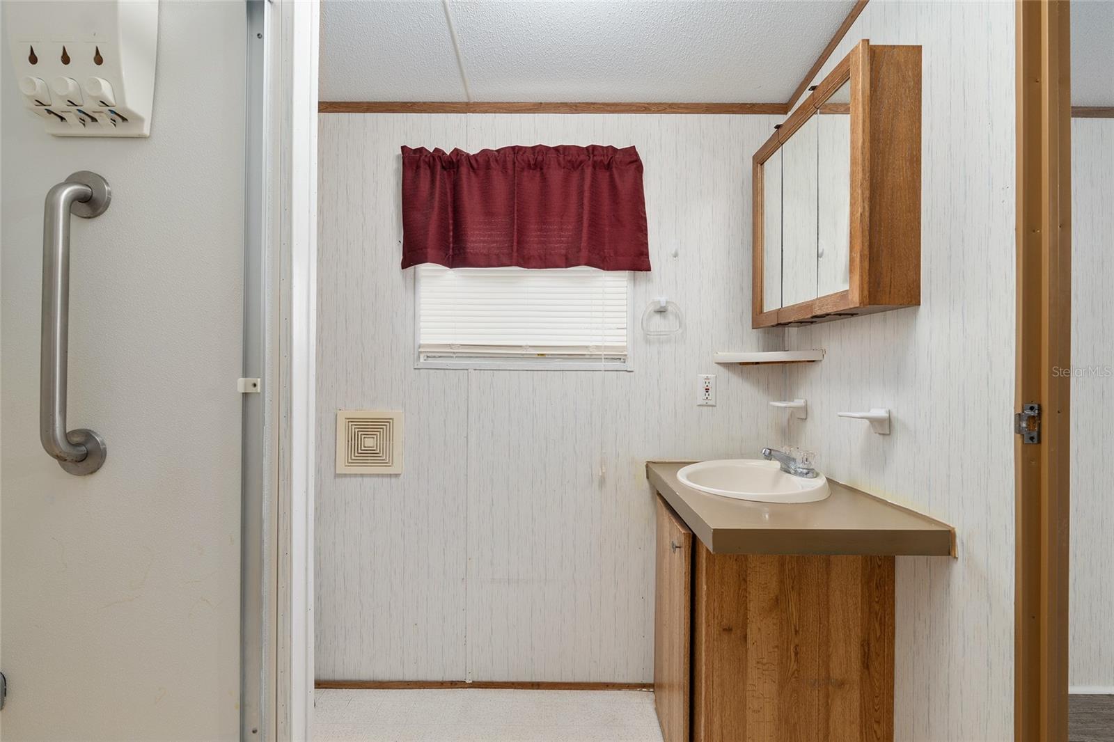 CLASSIC HILLS - Residential