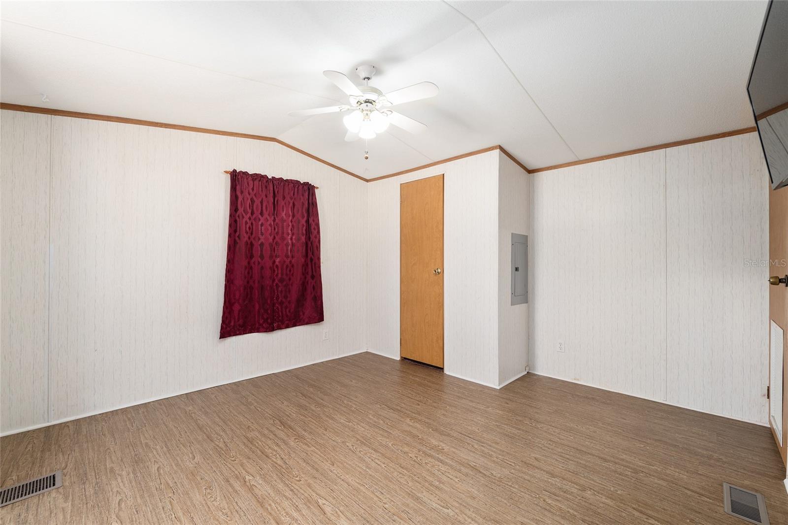 CLASSIC HILLS - Residential