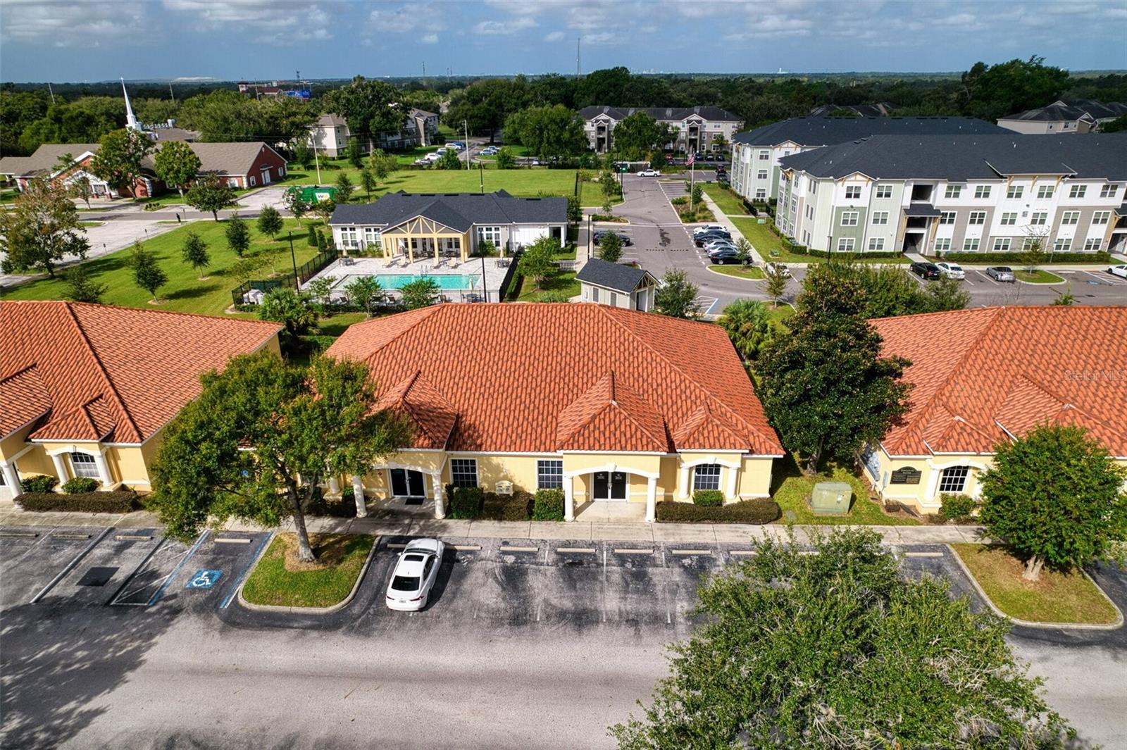 EAST POINTE PARK - Commercial Lease