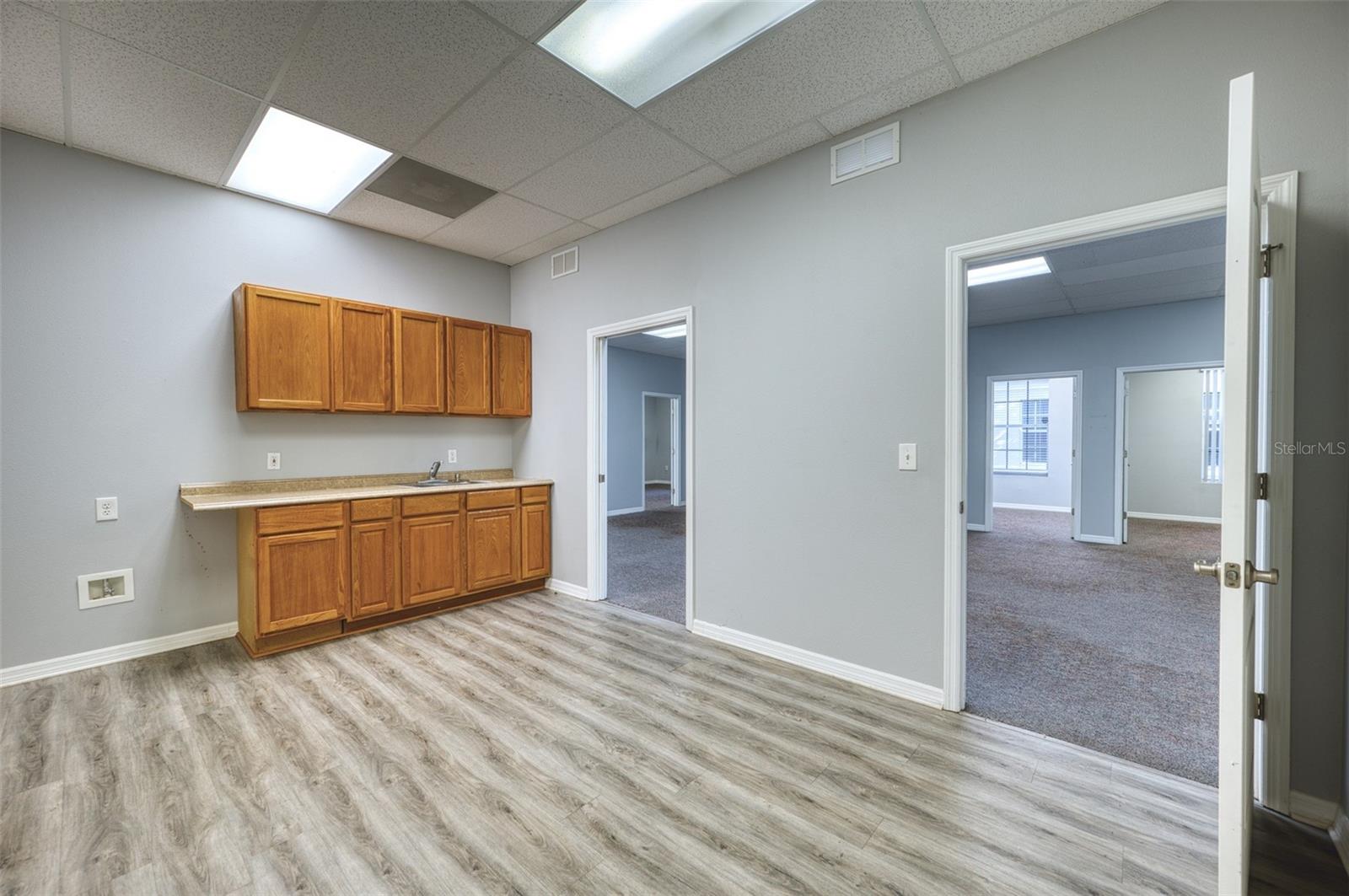 EAST POINTE PARK - Commercial Lease