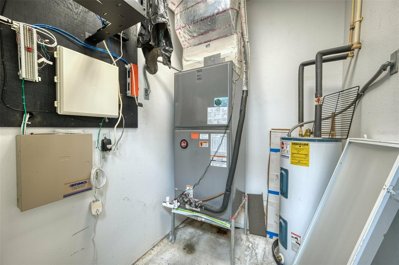 EAST POINTE PARK - Commercial Lease