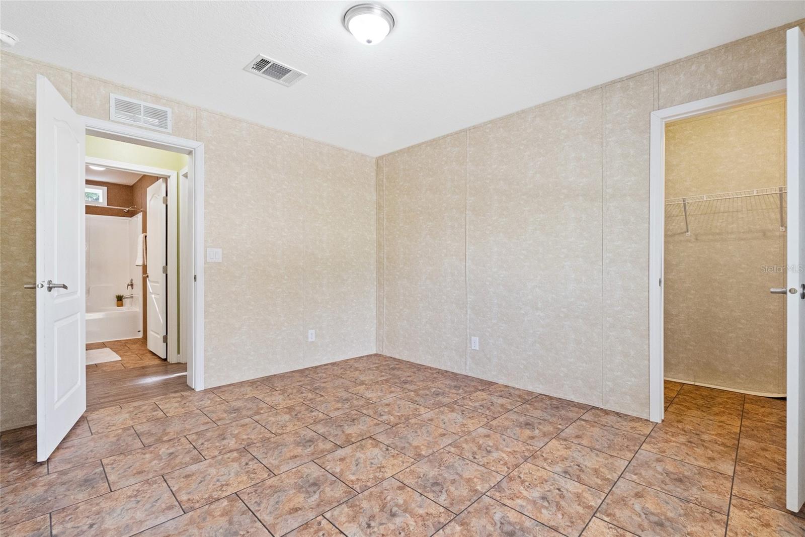 LAKE KATHRYN PARK 5TH ADD - Residential