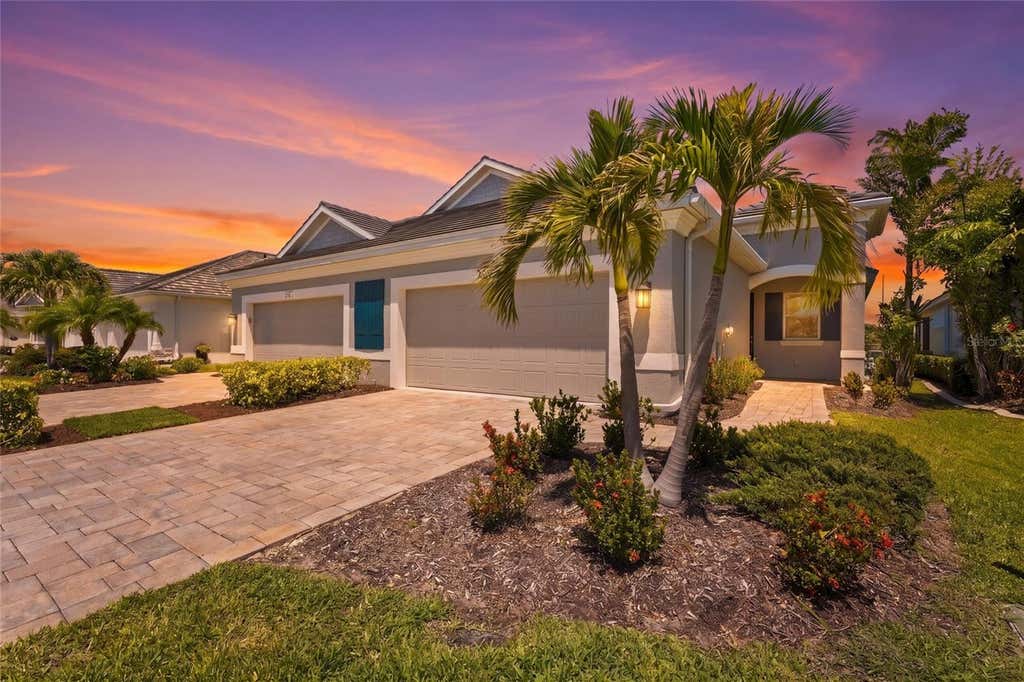 Photo of 7523 Campus Cove, Sarasota, FL 34243 (MLS # A4695649)