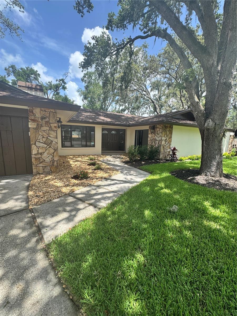 2102 DOEFIELD COURT