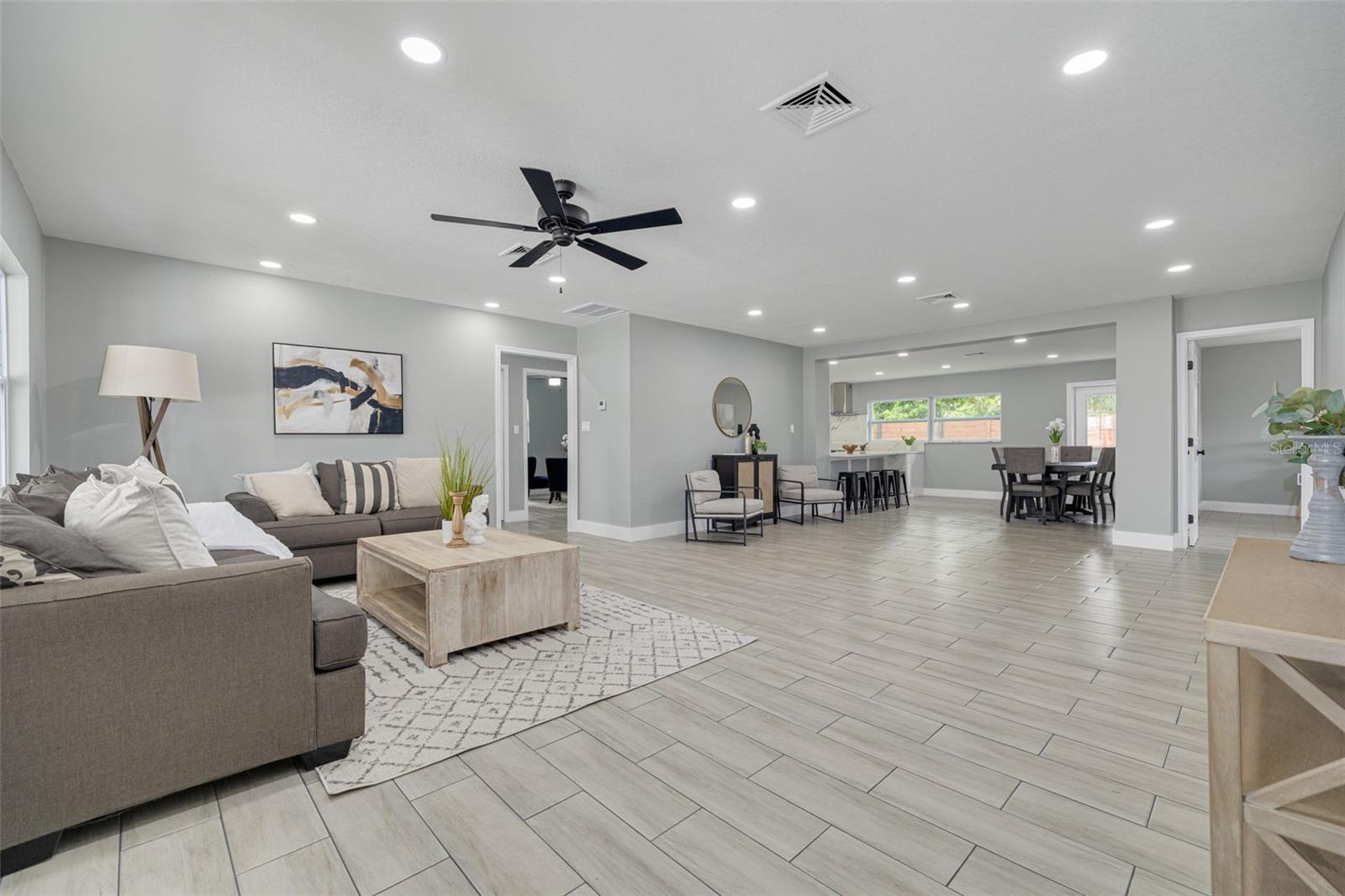 1466 LACONIA DRIVE W